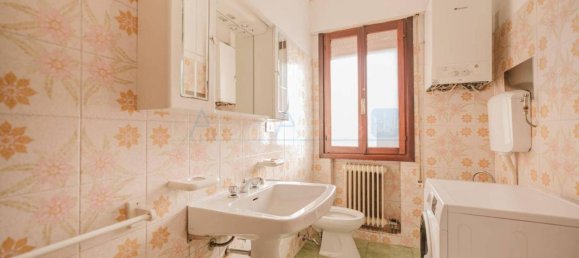 Квартира с 2 комнатами в Маркон, Италия № 117807 8