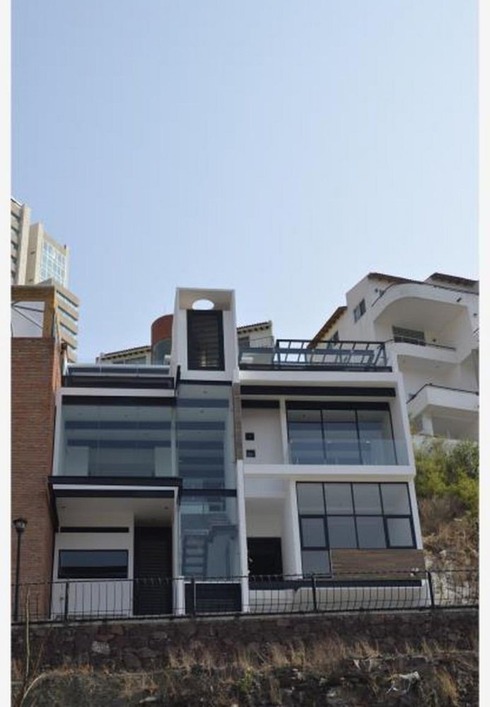 5 bedrooms House in Queretaro, Mexico No. 180815