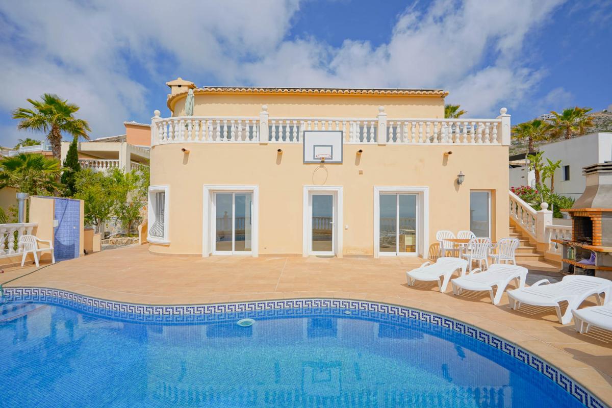 3 bedrooms Villa in Benitachell, Spain No. 13668