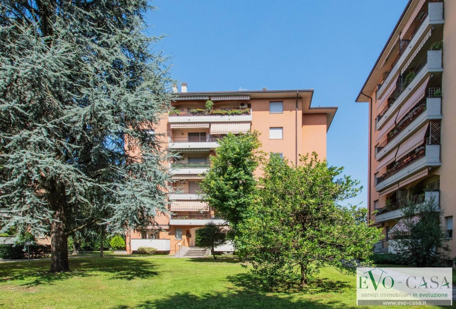 1 غرف نوم شقة في Busto Arsizio, Italy رقم 332215