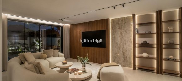 5 bedrooms Townhouse in Marbella, Spain No. 56645 57