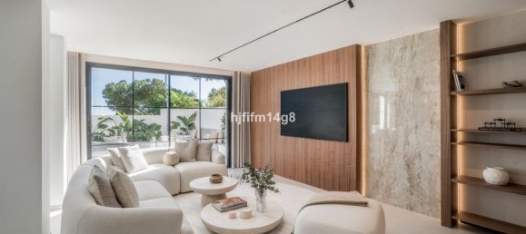 5 bedrooms Townhouse in Marbella, Spain No. 56645 12