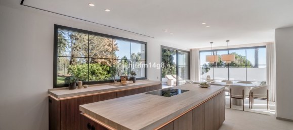 5 bedrooms Townhouse in Marbella, Spain No. 56645 16