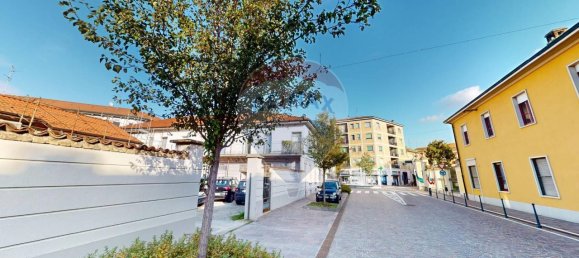 3 rooms Apartment in Brugherio, Italy No. 28183 20