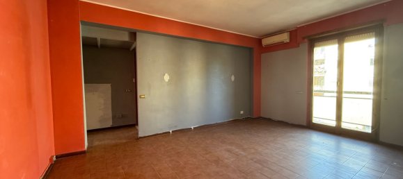 3 rooms Apartment in Rome, Italy No. 189074 2