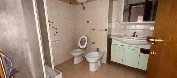 3 rooms Apartment in Rome, Italy No. 189074 13