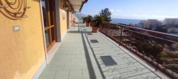 3 rooms Penthouse in Sanremo, Italy No. 165118 3