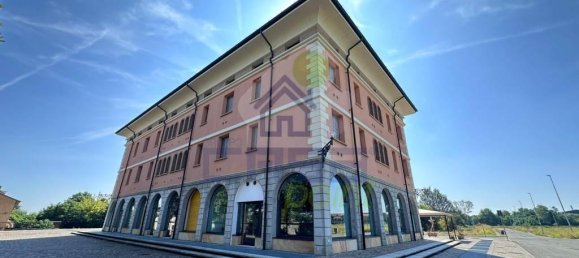 2-salle Appartement à Castiraga Vidardo, Italy No. 30322 10