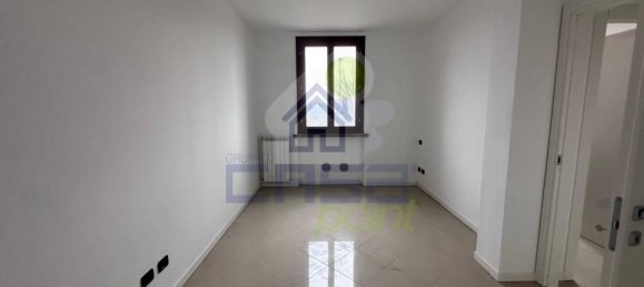2-salle Appartement à Castiraga Vidardo, Italy No. 30322 6