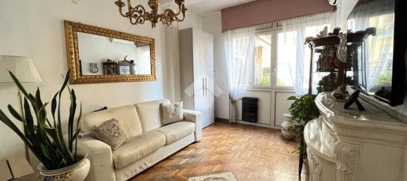 1 bedroom Apartment in Naples, Italy No. 329171 2