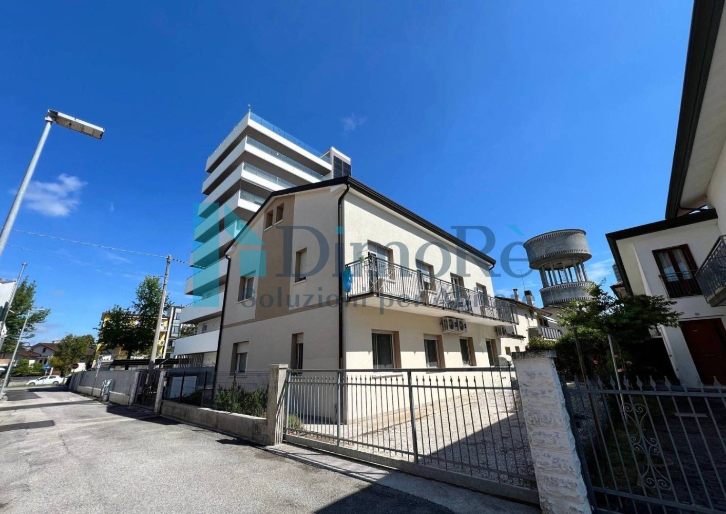 Здание с 2 комнатами в Езоло, Италия № 344834