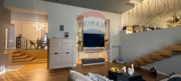 3 bedrooms House in Bari, Italy No. 380096 2