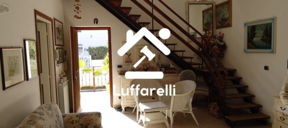 6 rooms House in Anzio, Italy No. 205659 2