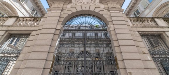 2 bedrooms Apartment in Turin, Italy No. 371596 3