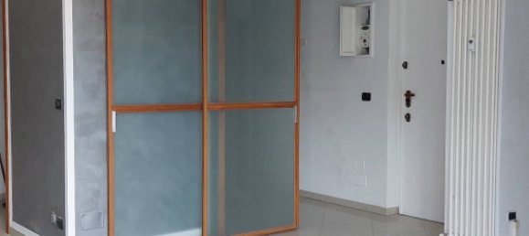 2 bedrooms Apartment in Turin, Italy No. 371596 9