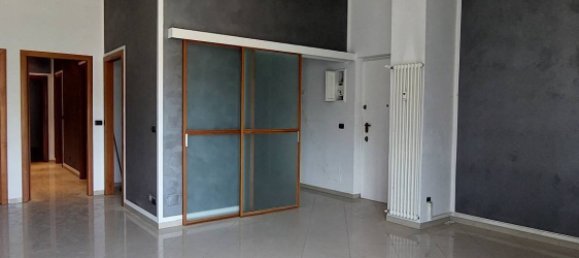 2 bedrooms Apartment in Turin, Italy No. 371596 10