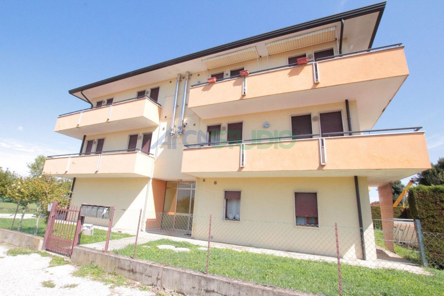 5 bedrooms Apartment in Veggiano, Italy No. 339803