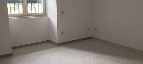 4 rooms Apartment in Naples, Italy No. 127558 4