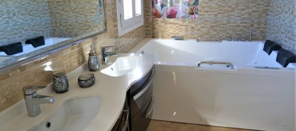 3 غرف نوم فيلا في Torre del Mar, Spain رقم 54132 28