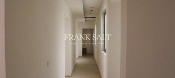 218m² Office in Floriana, Malta No. 11828 3
