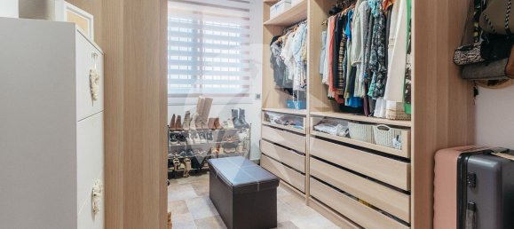 6 bedrooms House in La Pobla de Vallbona, Spain No. 157614 12