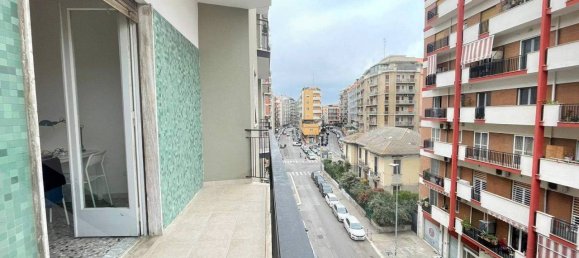 Apartamento de 4 habitaciónes en Bari, Italy No. 29138 16