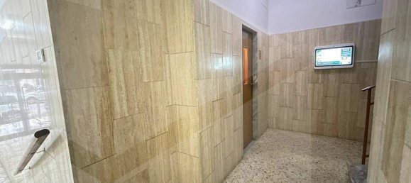 Apartamento de 4 habitaciónes en Bari, Italy No. 29138 29