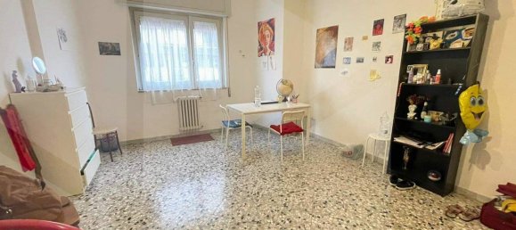 Apartamento de 4 habitaciónes en Bari, Italy No. 29138 30