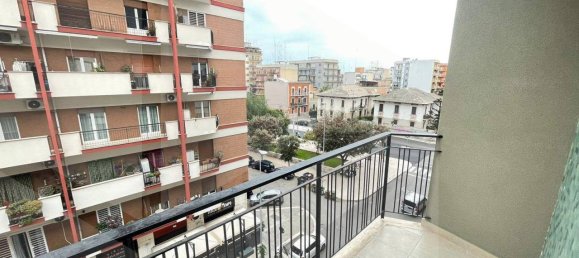 Apartamento de 4 habitaciónes en Bari, Italy No. 29138 36
