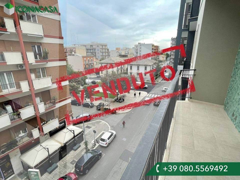 Apartamento de 4 habitaciónes en Bari, Italy No. 29138
