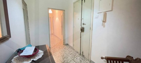 Apartamento de 4 habitaciónes en Bari, Italy No. 29138 12