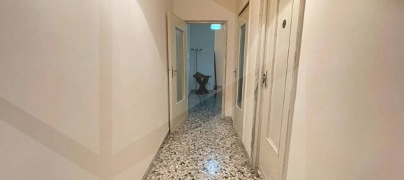 Apartamento de 4 habitaciónes en Bari, Italy No. 29138 13