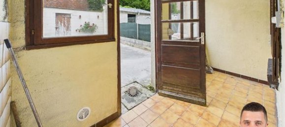 2 bedrooms House in Hirson, France No. 304796 9