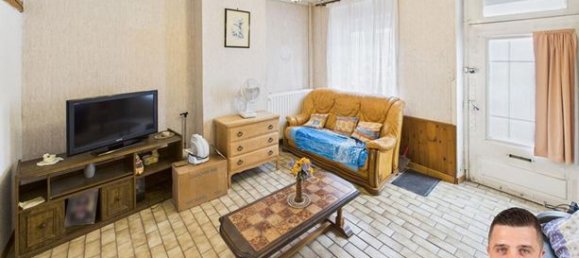 2 bedrooms House in Hirson, France No. 304796 2