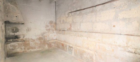 255m² Garage in Ciutadella De Menorca, Spain No. 1965 5