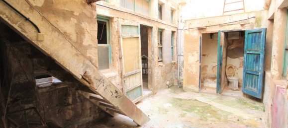 255m² Garage in Ciutadella De Menorca, Spain No. 1965 4