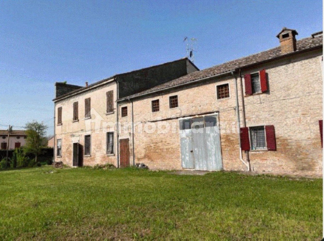 Квартира с 2 спальнями в Феррара, Италия № 326927