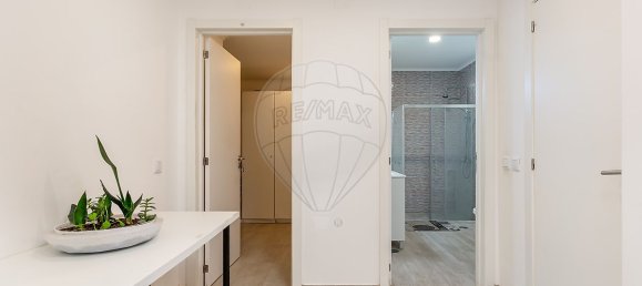 7 bedrooms House in Costa da Caparica, Portugal No. 27400 4