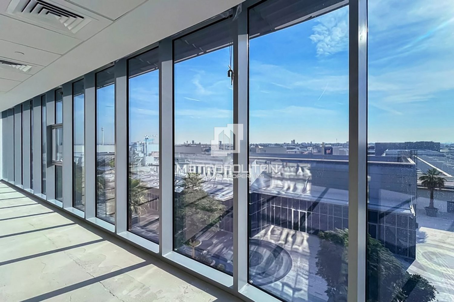 213.7m² Office in Umm Ramool, UAE No. 42707