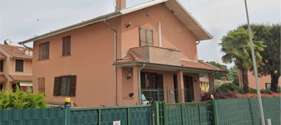 Вилла с 7 комнатами в Новильо, Италия № 3249 4