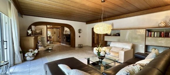 7 rooms Commercial property in Oberhausen, Germany No. 238934 8