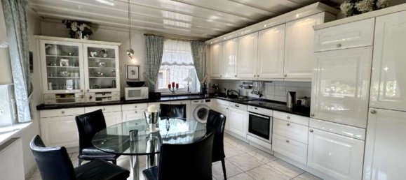 7 rooms Commercial property in Oberhausen, Germany No. 238934 6