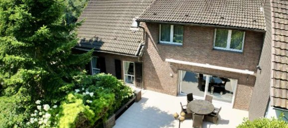 7 rooms Commercial property in Oberhausen, Germany No. 238934 2