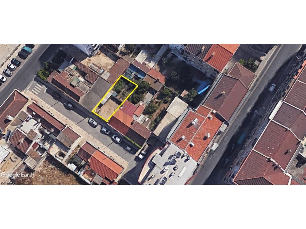 696m² Land in Barreiro, Portugal No. 71522