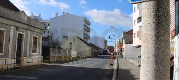 696m² Land in Barreiro, Portugal No. 71522 2