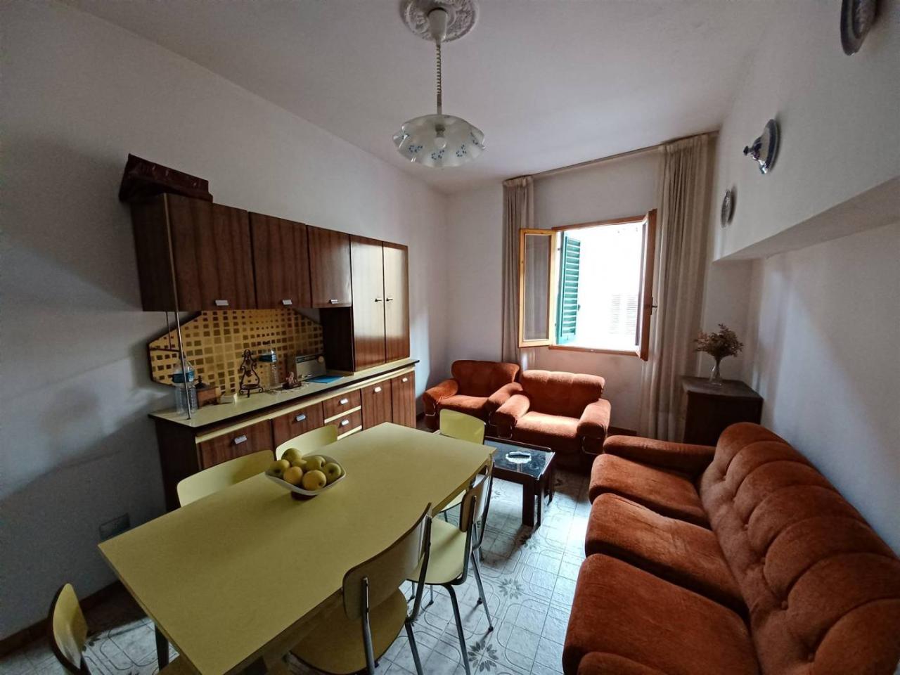 8 rooms Apartment in Figline e Incisa Valdarno, Italy No. 42790