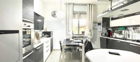 5 rooms Apartment in Dozza, Italy No. 24633 14