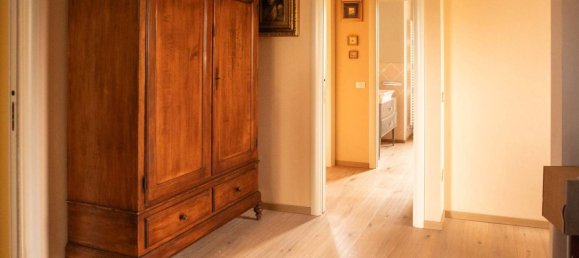 3 bedrooms House in Cecina, Italy No. 114637 8