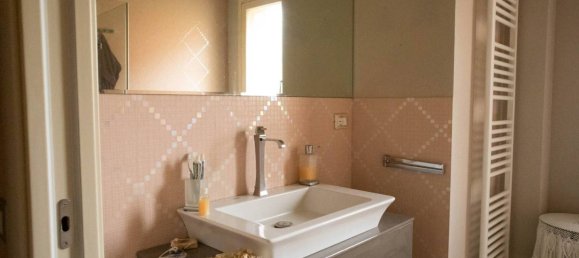 3 bedrooms House in Cecina, Italy No. 114637 4