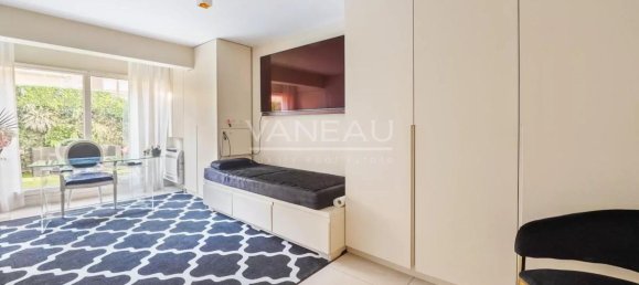 2 rooms Apartment in Paris, France No. 138141 9